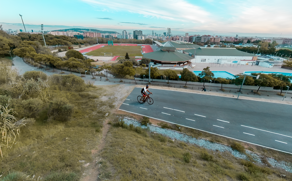 Esplugues i Barcelona unides per un nou carril bici pel sud de la Diagonal