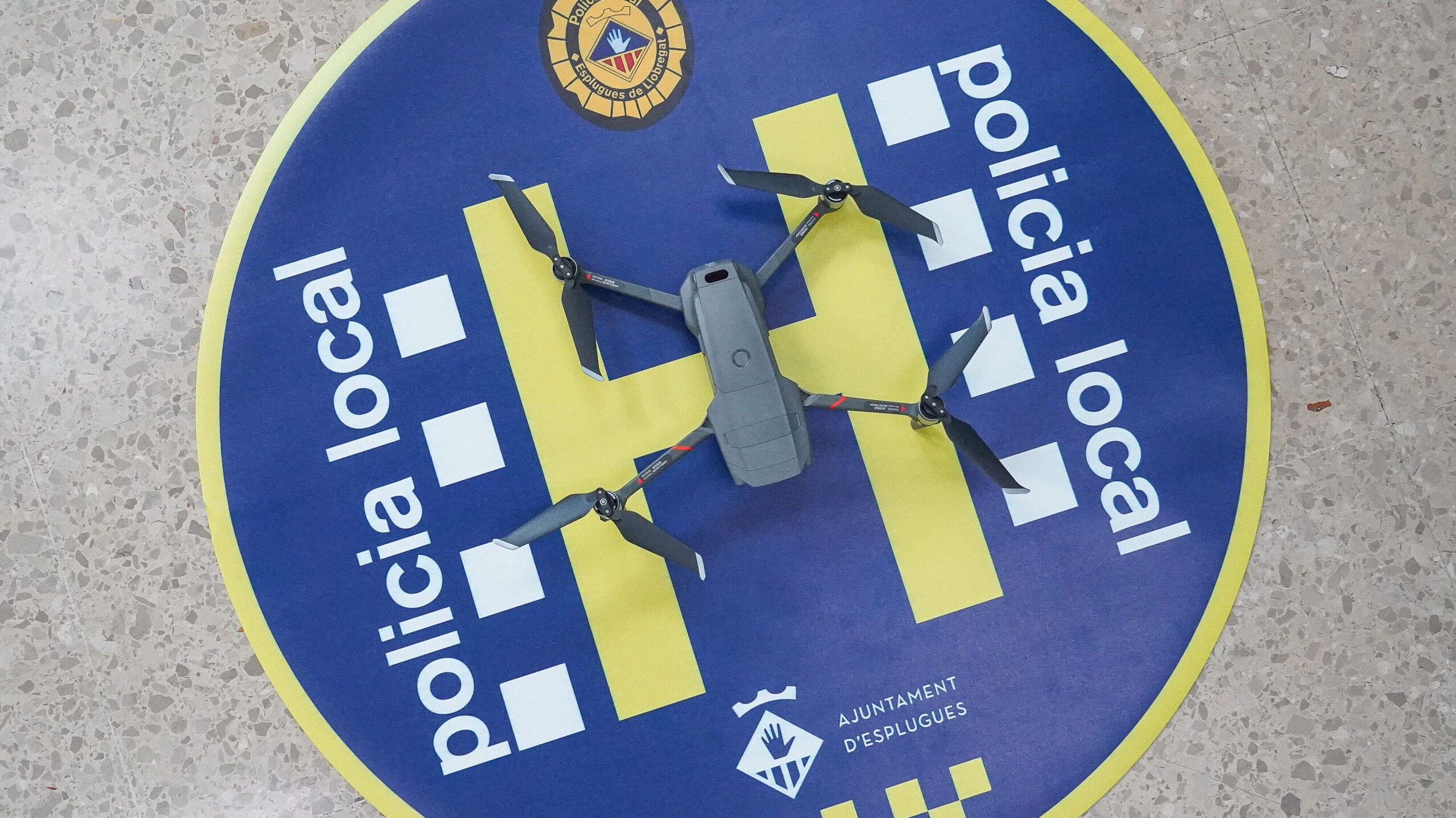 La Policia Local incorpora un dron per garantir la seguretat durant l'esdeveniment.