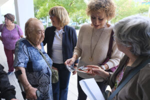 Espai d'acompanyament a les persones grans que viuen soles