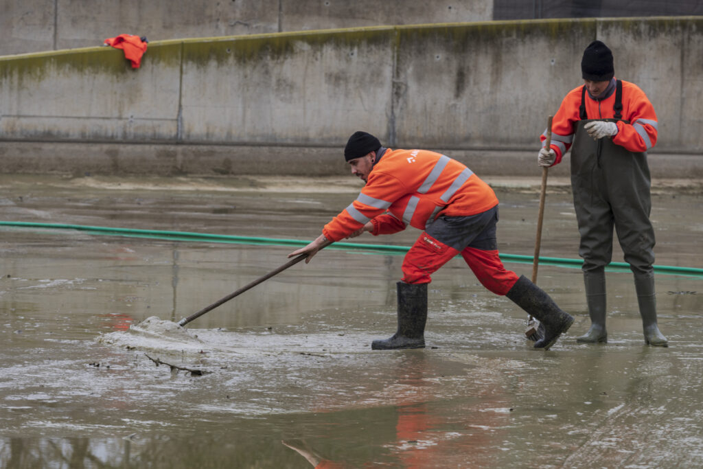 Esplugues renova el llac de Can Vidalet per millorar-ne la qualitat i protegir la fauna