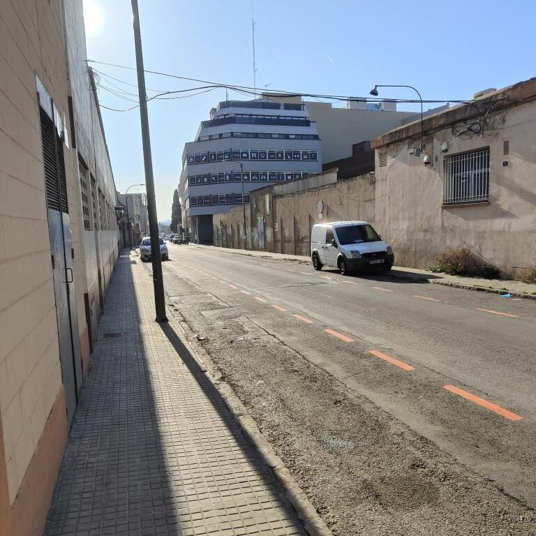 L'estacionament regulat per a empreses (Zona Taronja) a Esplugues de Llobregat genera conflicte