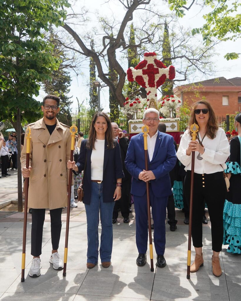 EspluLAB crea les vares processionals de “la Cruz de Mayo 2025”