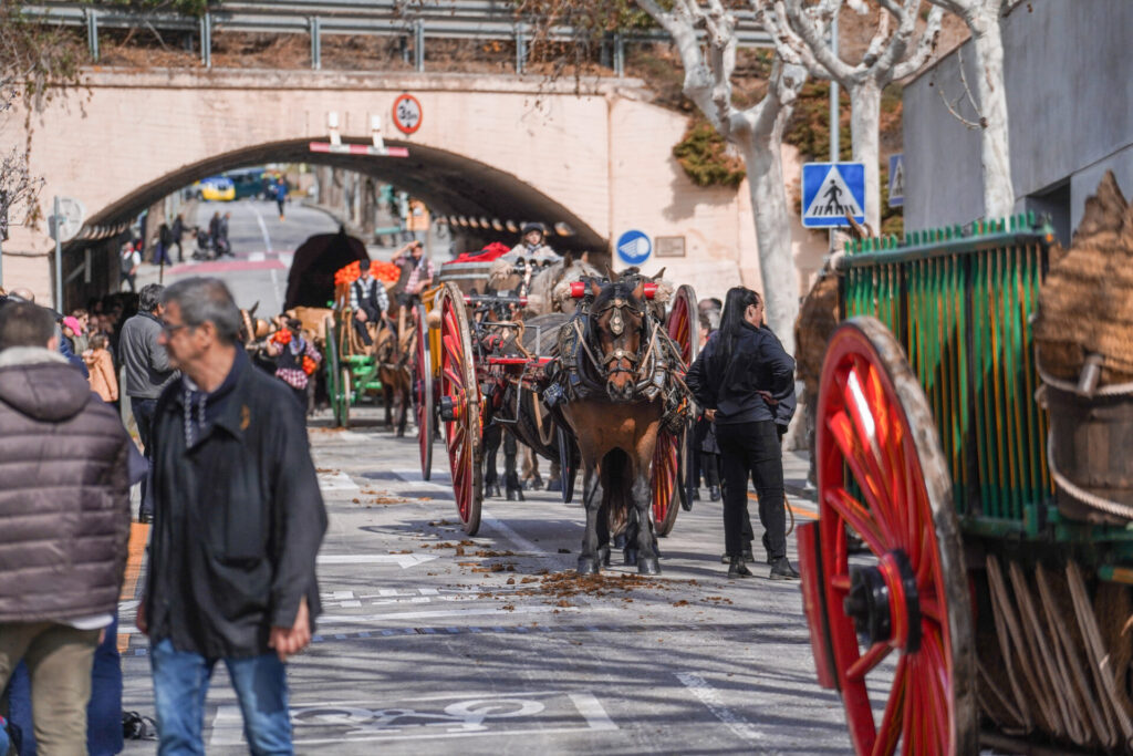 La pluja altera la Festa dels Tres Tombs d'Esplugues: nova data per a la celebració completa