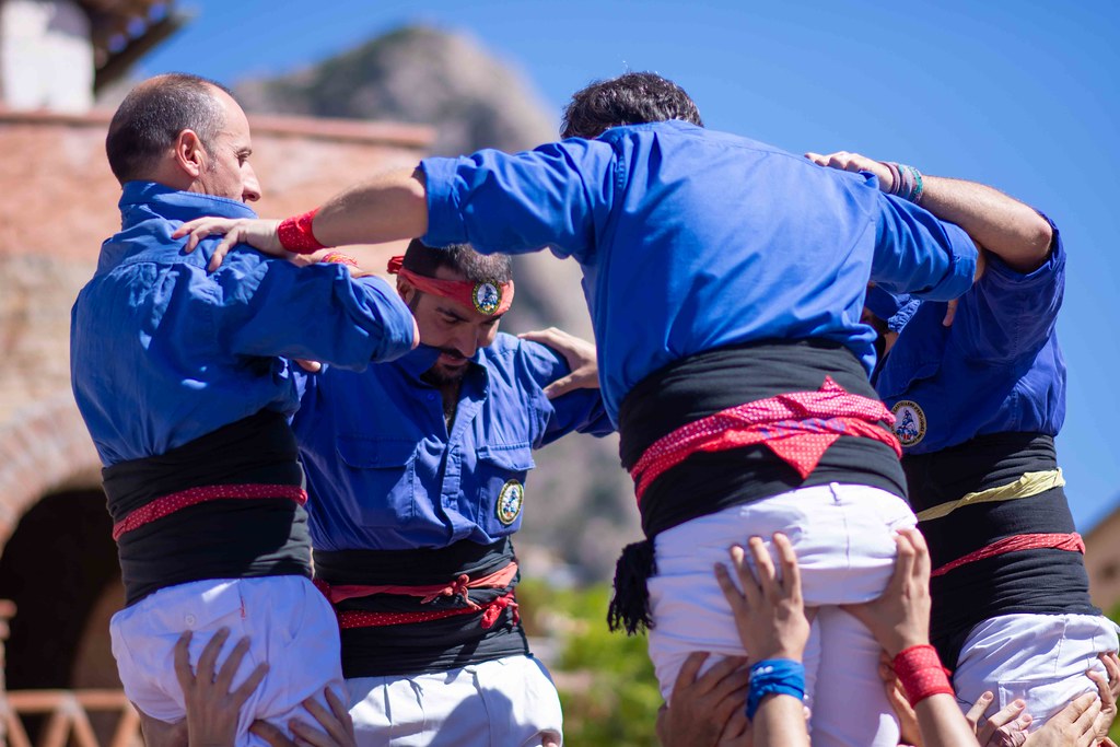 Primera diada del segon tram per uns Castellers d’Esplugues entusiastes