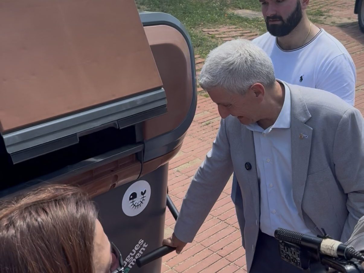 Esplugues presenta un nou servei de neteja per fer front als objectius europeus de reciclatge