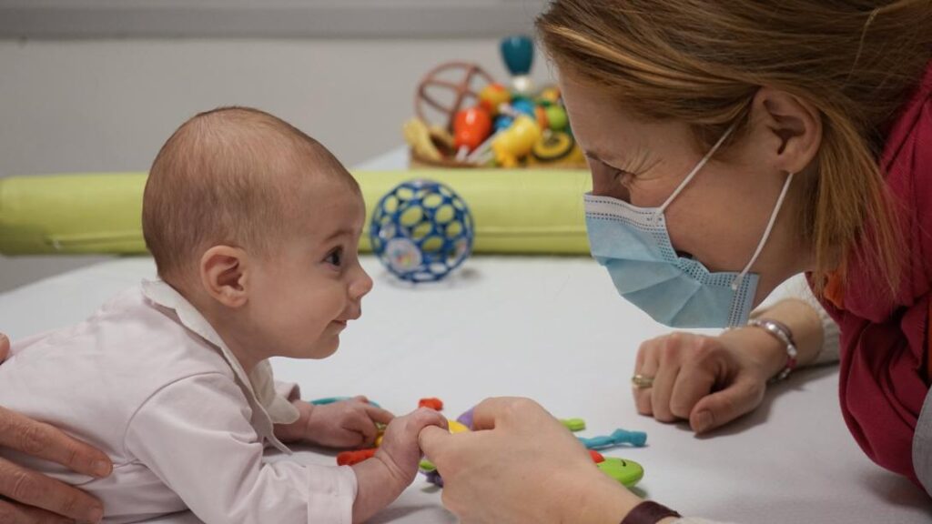 Cau un 62% el nombre d'infants ingressats a l'UCI de l'Hospital Sant Joan de Déu per bronquiolitis