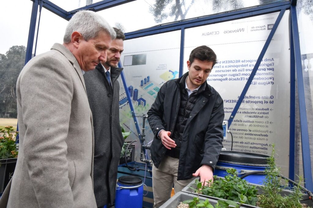 Esplugues inaugura un hort que utilitza aigua regenerada