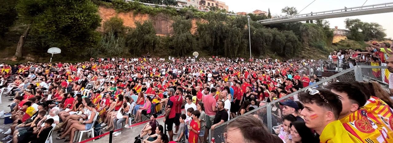 Així va ser la celebració de la victòria d'Espanya a l'Eurocopa a Esplugues